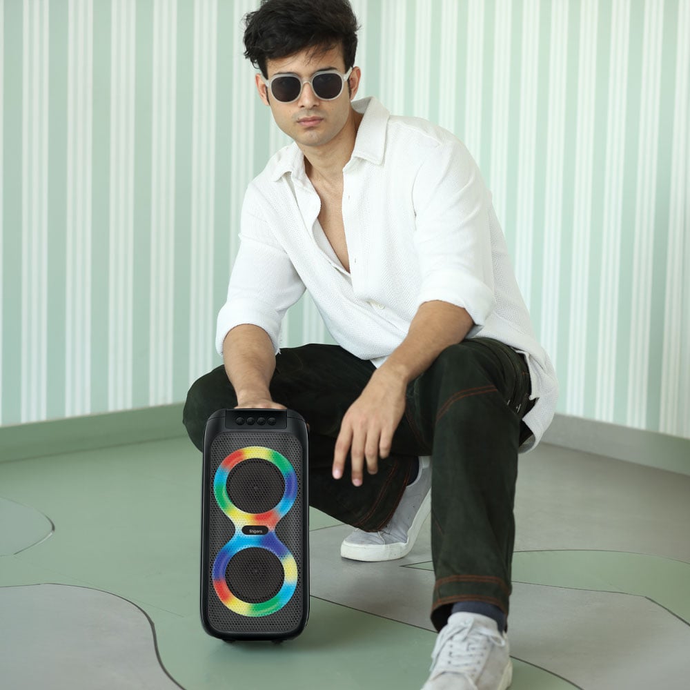 FINGERS Swag5 Portable Speaker Front View